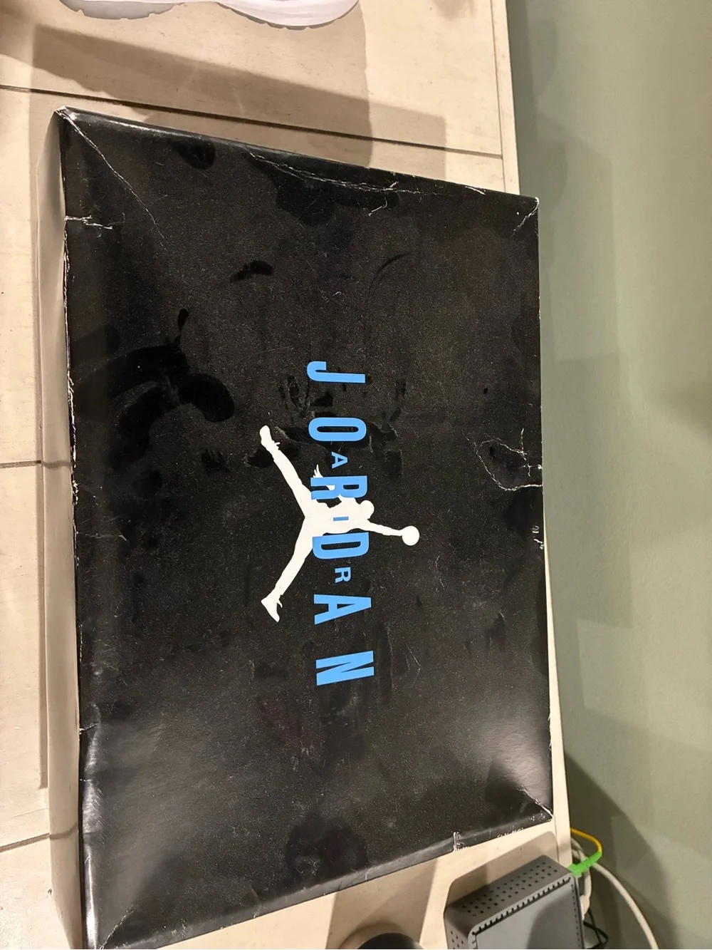 Jordan 11 Retro Low-Top Sneakers in White and Cement Gray size 11 with box